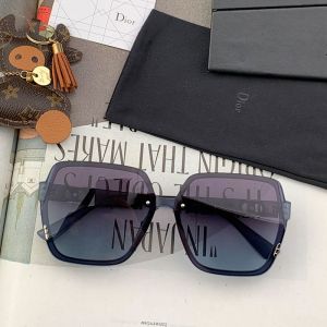 Dior D2122 Square Sunglasses In Blue