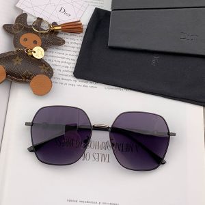 Dior D2701 Square Sunglasses In Black